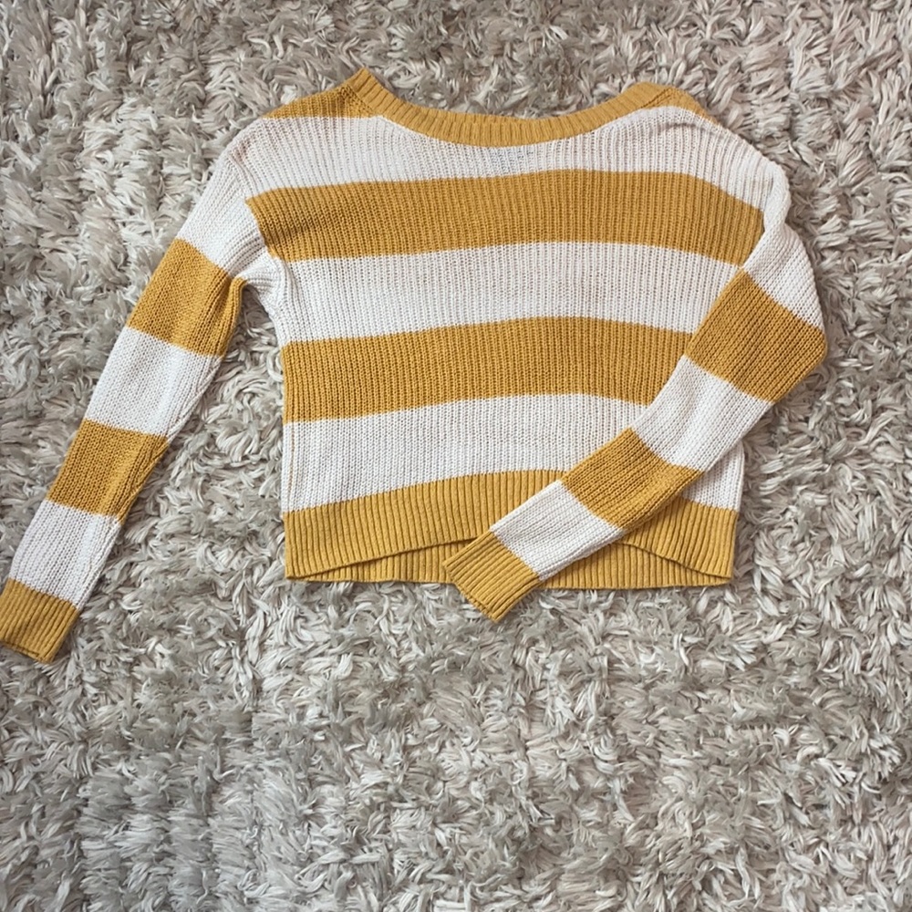 American Eagle sweater